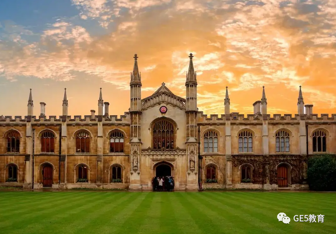 英国最热门计算机专业，TOP10院校有哪些？什么分数和背景能申请？(图5)